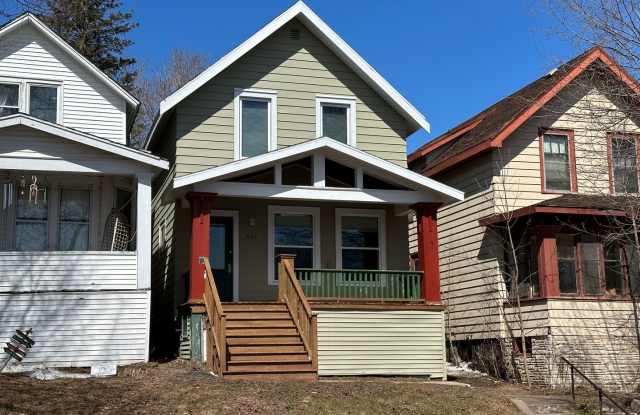 Photo of AVAILABLE JUNE - Beautifully Renovated 4 Bed 1 Bath in East Hillside