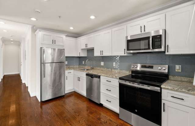 39 W Walnut Street