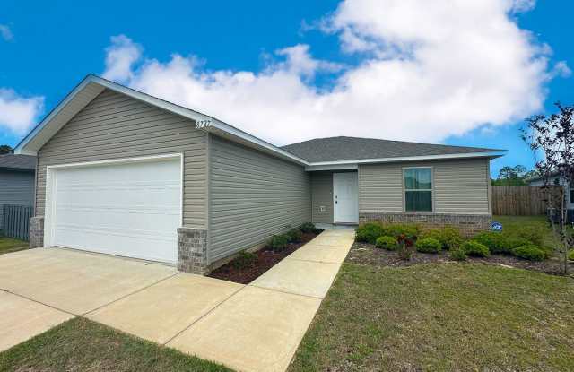 3 bedroom 2 bath home for rent close to NAS Pensacola! - 8727 Schooner Lane, Warrington, FL 32507