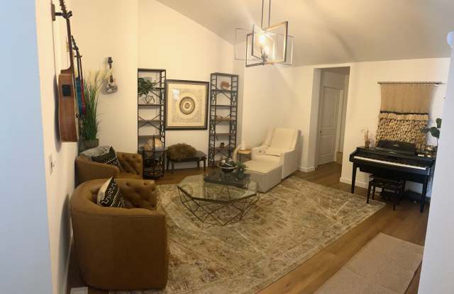 2075 East Kensington Avenue