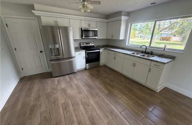 937 SW 52nd St lot: 36