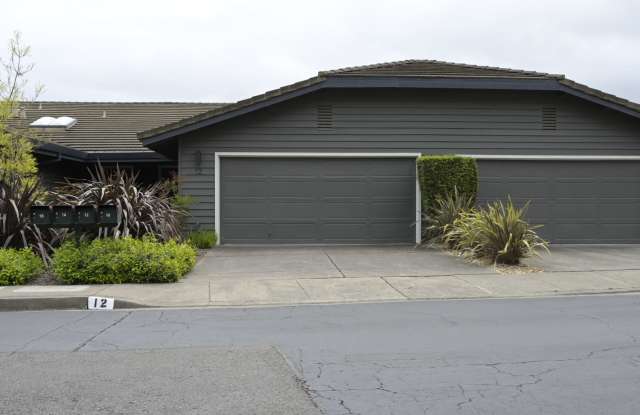 12 Heritage Drive