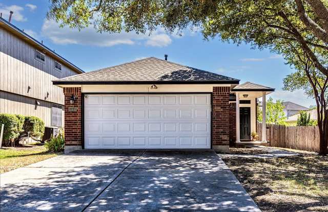 Photo of Cozy 3-Bedroom, 2-Bath Solar-Powered Home with New Appliances  Fenced Backyard