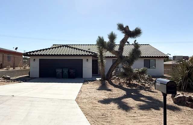 **COMING SOON ** 3 Bed 2 Bath Home
