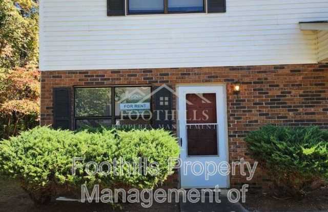 Photo of 108 Woodland Dr
