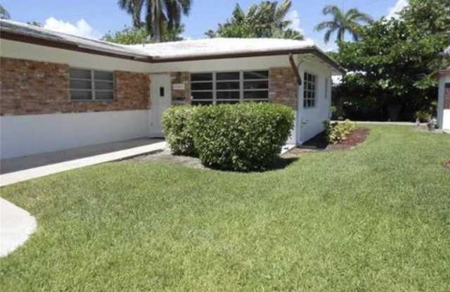 2623 NE 33 Ave - 2623 Northeast 33rd Avenue, Fort Lauderdale, FL 33308