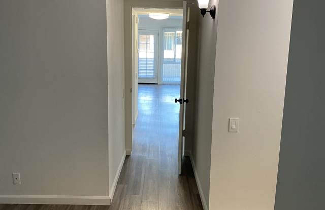 1014 West Huntington Drive