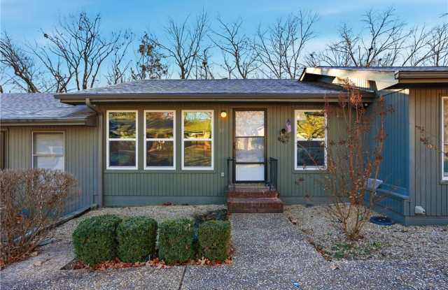 10 Dogwood Drive