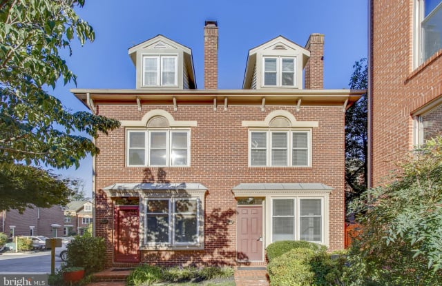 544 N WEST STREET - 544 North West Street, Alexandria, VA 22314