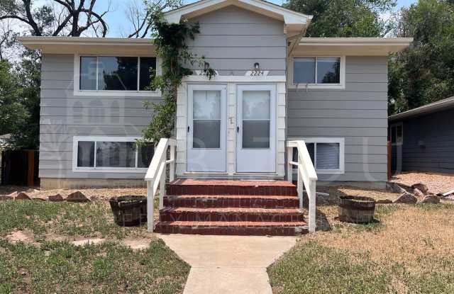 Very Nice 1 Bedroom 1 Bath Duplex
