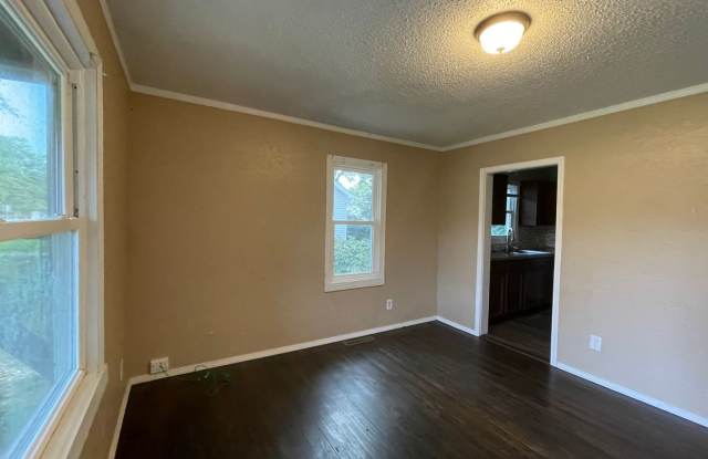 Cute, Clean  in Great Neighborhood!