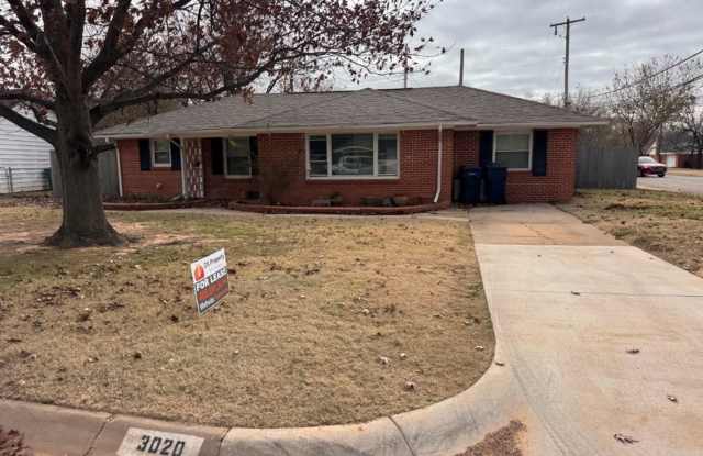 2 bed 2 bad! New paint, new flooring, new range, fenced yard!