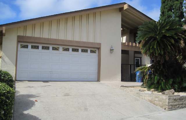 large 5 bedroom 3 bath home: Kalama Valley