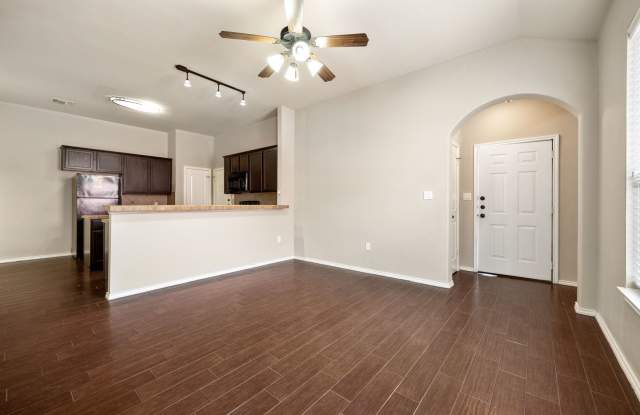 Photo of NICE 3 BEDROOM DUPLEX LOCATED IN NEW BRAUNFELS, TEXAS!