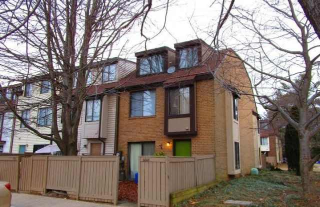 3BD 2.5BA End Unit Townhome