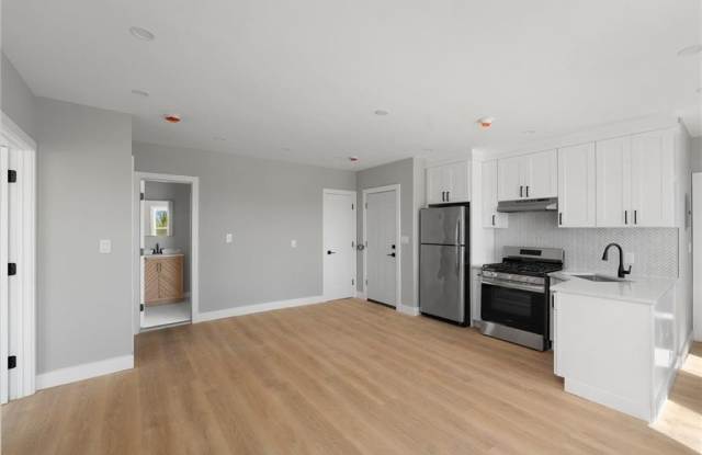 735 Broadway unit: 3F
