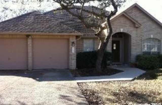 17911 Crystal Knoll