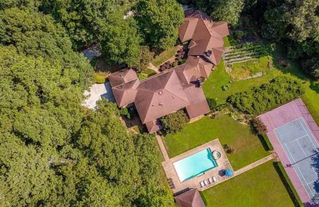 15905 Westbrook Road