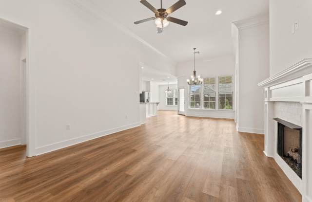 557 Warbler Crossing Ave