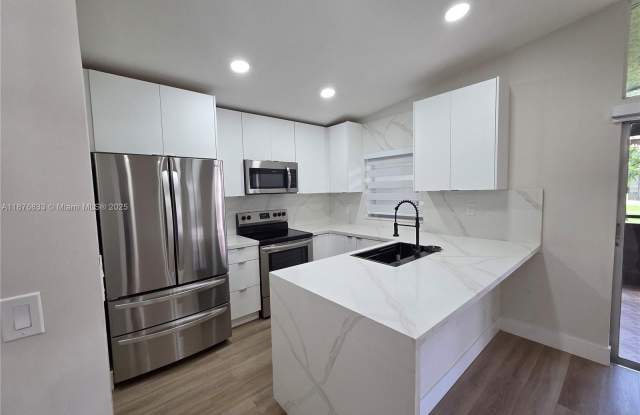 Photo of 15798 Woodgate Ct