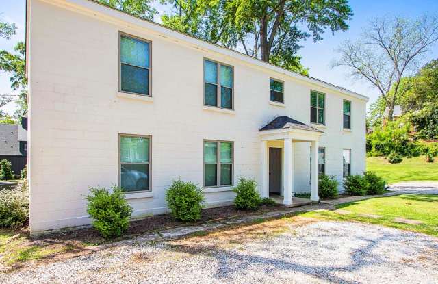1 Bedroom Condo close to Downtown Auburn