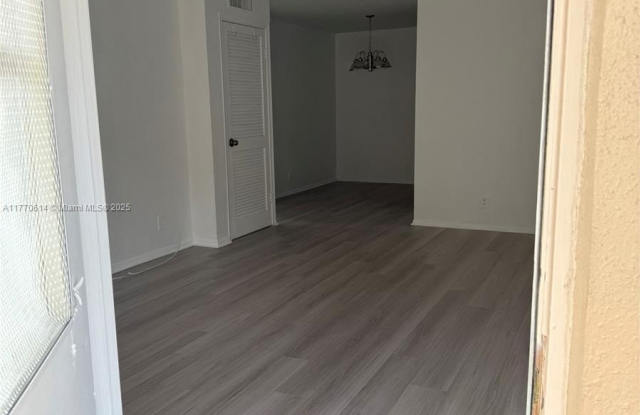 10916 Royal Palm Blvd