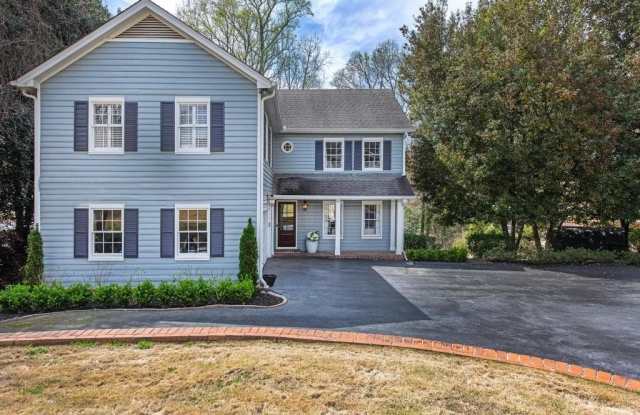 Photo of 3211 Circle Oaks Drive SE