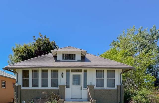 2 BED/ 2 BATH SINGLE FAMILY HOME