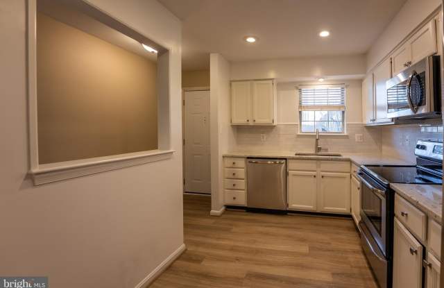 9924 GRAPEWOOD Court