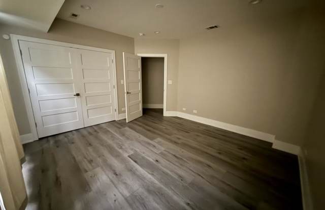 308 W Evergreen Avenue