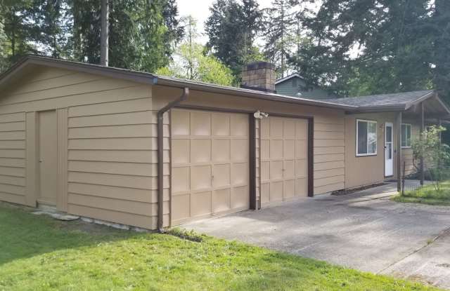 Pets Welcome!!! Beautiful 3 Bedroom Home