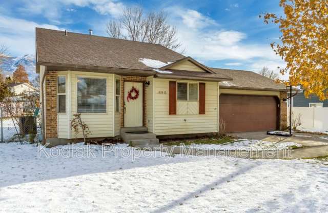 880 North 340 East