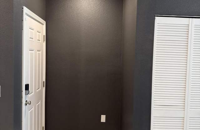 819 OBSERVATORY Parkway