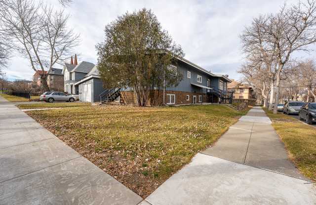 Photo of 221 12th Ave