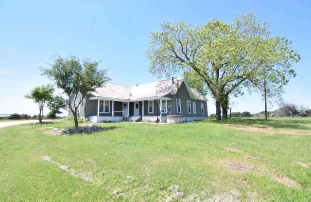 325 County Road 101 - 325 County Road 101, Milam County, TX 76569