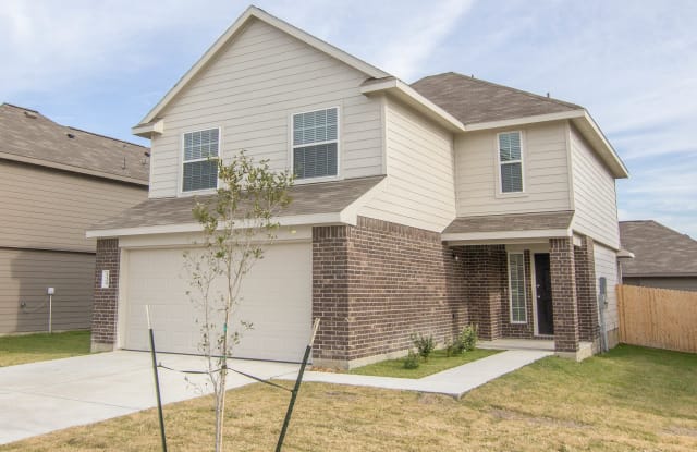 1139 Crossing Drive - 1139 Clark Boulevard, Laredo, TX 78040