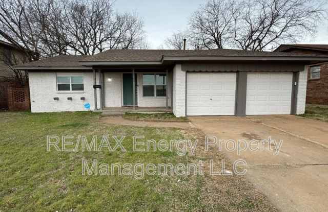 709 NE Katherine Place