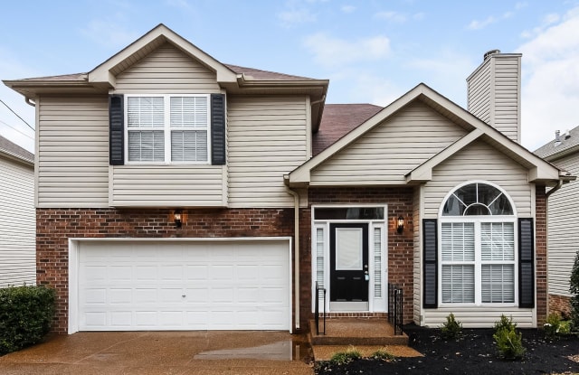 109 Edgewater Pl - 109 Edgewater Place, Hendersonville, TN 37075