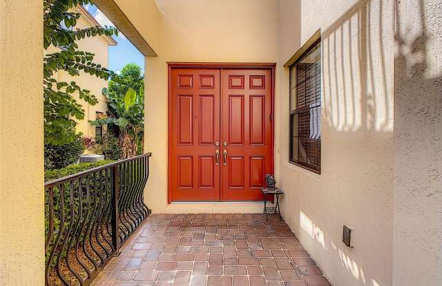 10767 WILLOW RIDGE LOOP