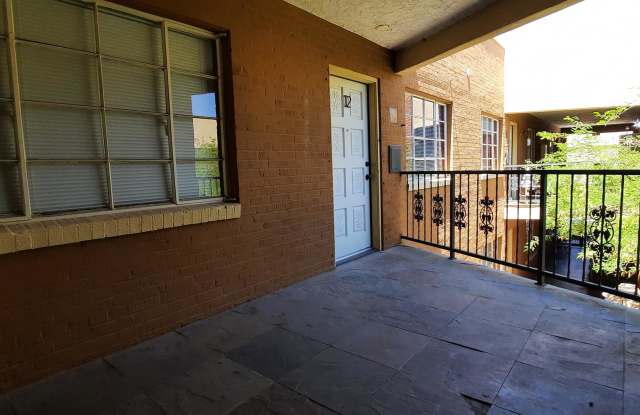 602 W. Roosevelt - 12