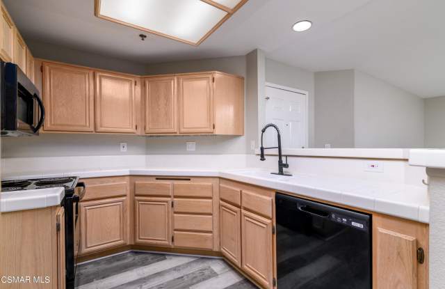 5728 Oak Bend Lane