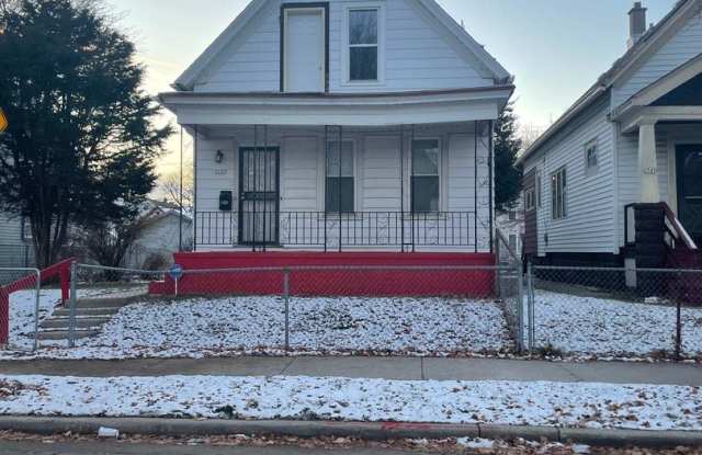 2541 N 15th St - 2541 North 15th Street, Milwaukee, WI 53206