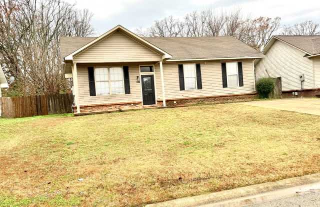 Photo of 3 Bed / 2 Bath in Jonesboro Available Now!