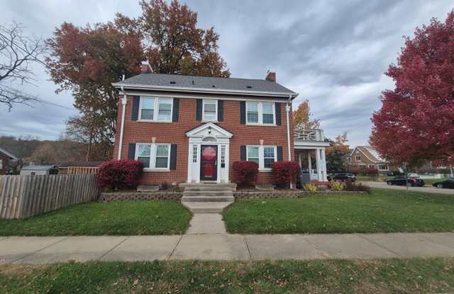 Photo of 2843 Ashland Avenue