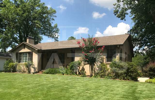 Beautiful Cottage Home located in Homewood