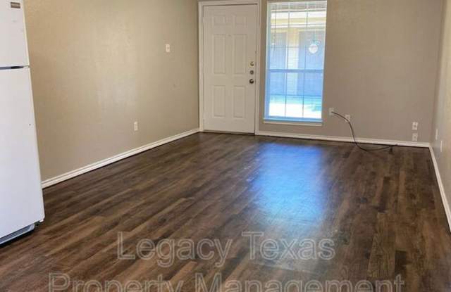 705 Miracle Ln Apt #A