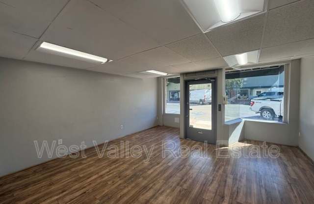 518 Center Street