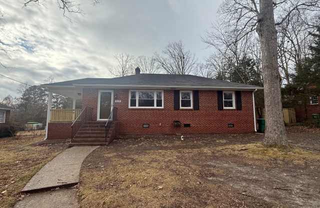 Photo of Beautifully Renovated 3 bedroom 2 full bath on large fenced in lot