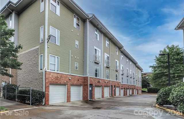 Room in 2 Bedroom Home at Donatello Ave