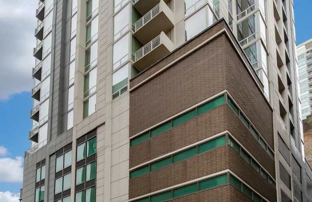 Photo of 170 W Polk Street unit: 904